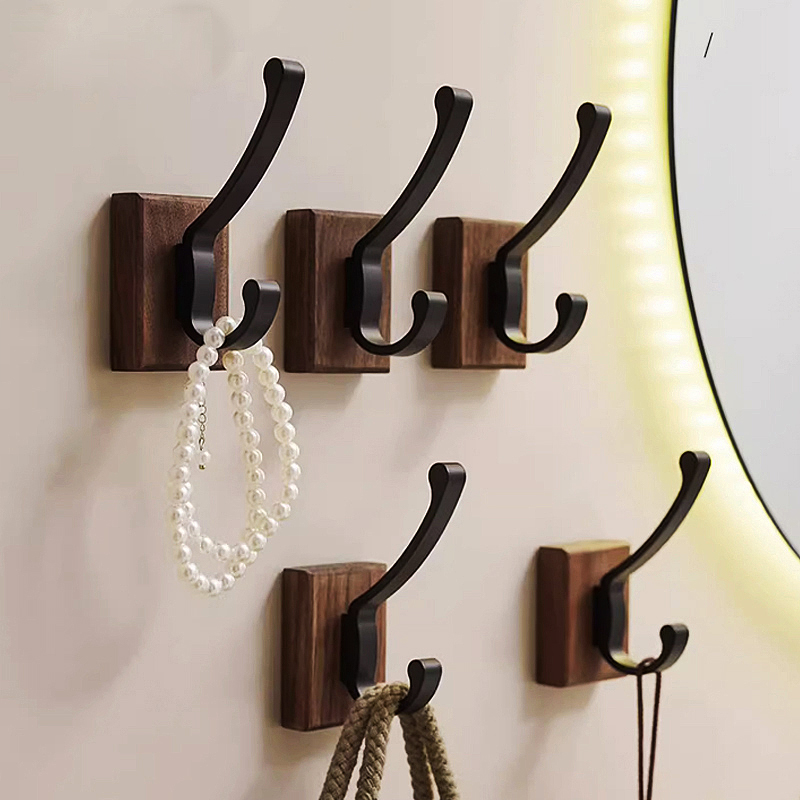 Gancio Nero in Alluminio Senza - Antique Brass Hook recensione e prezzo
