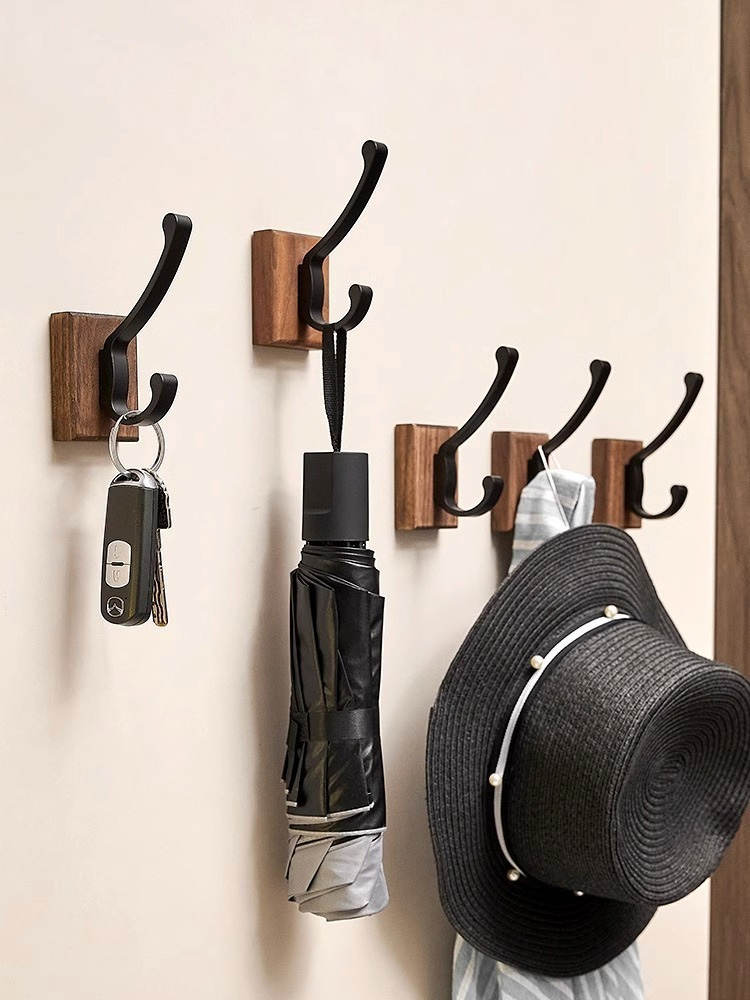 Gancio Nero in Alluminio Senza - Antique Brass Hook recensione e prezzo
