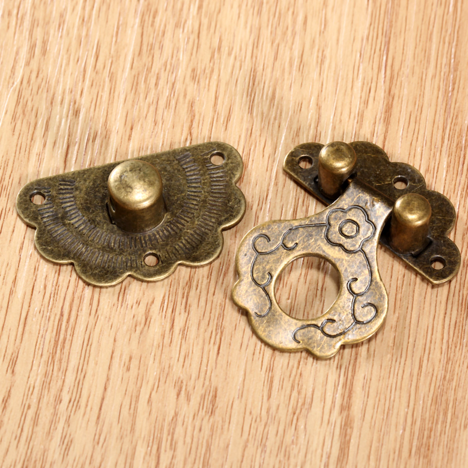 Bronzo antico Hasps Lock Gioie - Antique Brass Hook recensione e prezzo