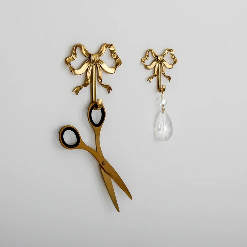 Gancio da Parete di Lusso in O - Antique Brass Hook recensione e prezzo