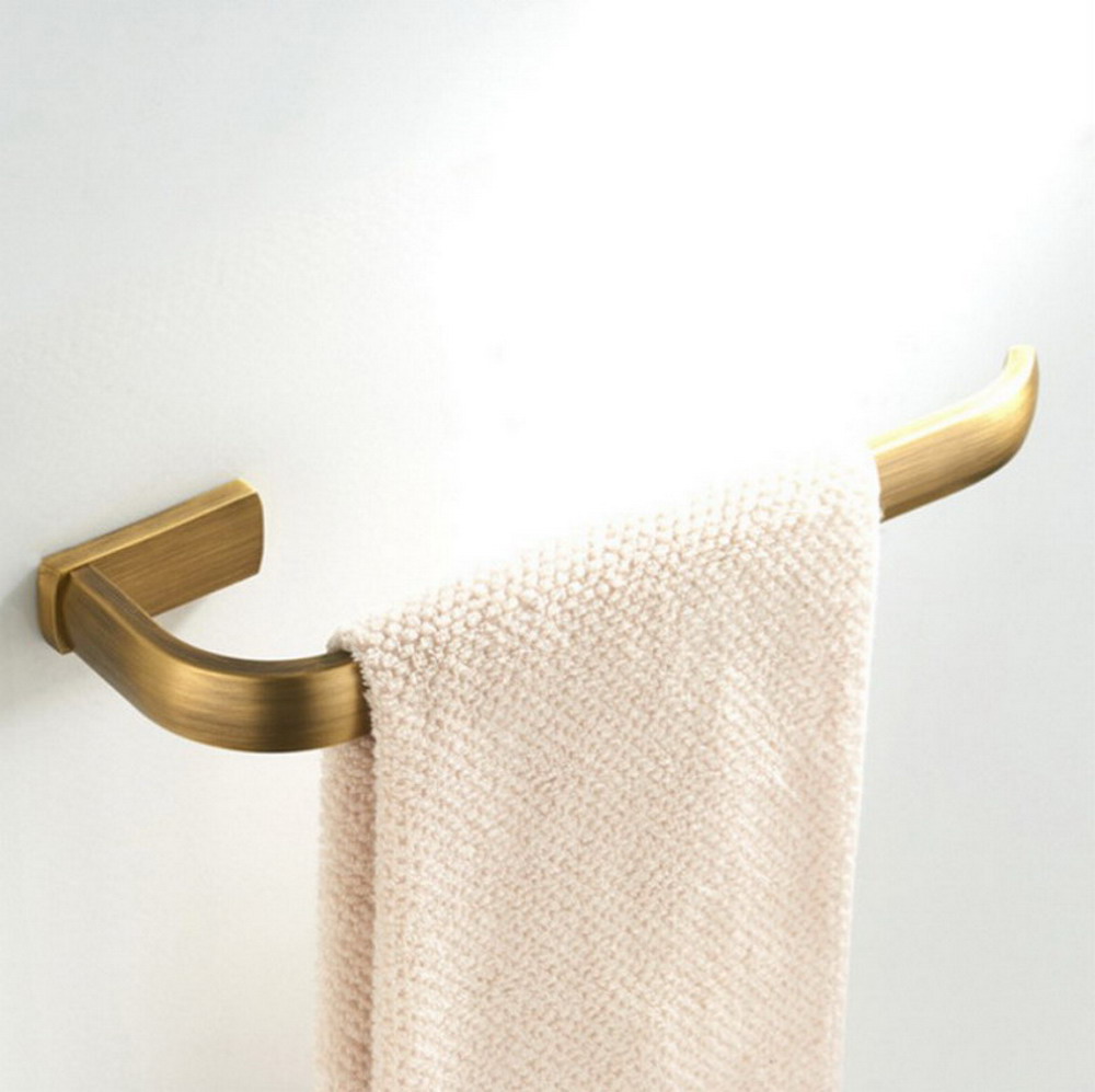 Set di accessori da bagno quad - Antique Brass Hook recensione e prezzo